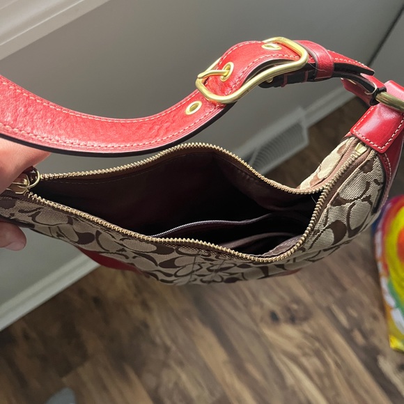 Coach purse - Picture 7 of 9